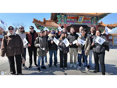 Hej, govorimo standardni kineski! ~ Slogan za promociju turizma Hebeija